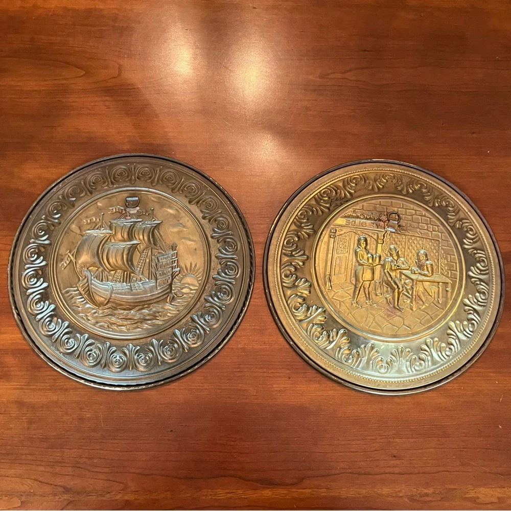 Vintage embossed brass plates wall decor set of 2 Nautical Colonial Pub Scene - Picture 5 of 11